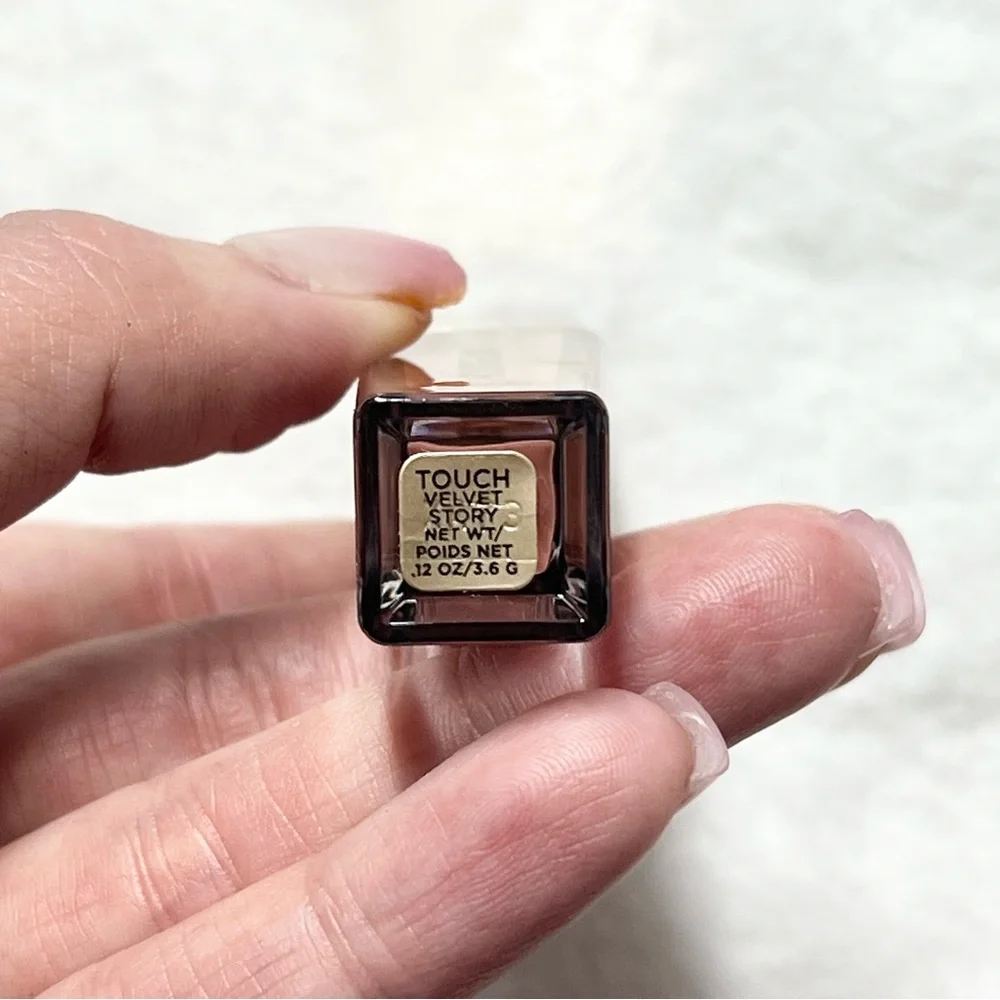 Hourglass VELVET STORY LIP CREAM - Touch - NIB